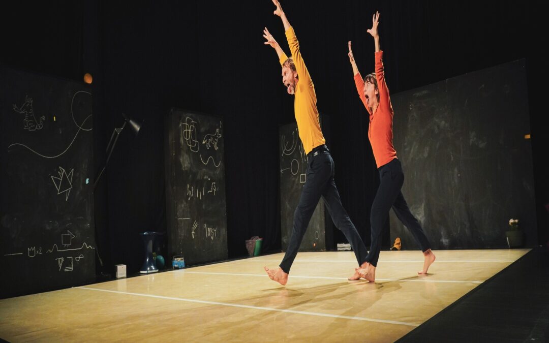 POURQUOI UN ARBRE EST UNE POULE ?